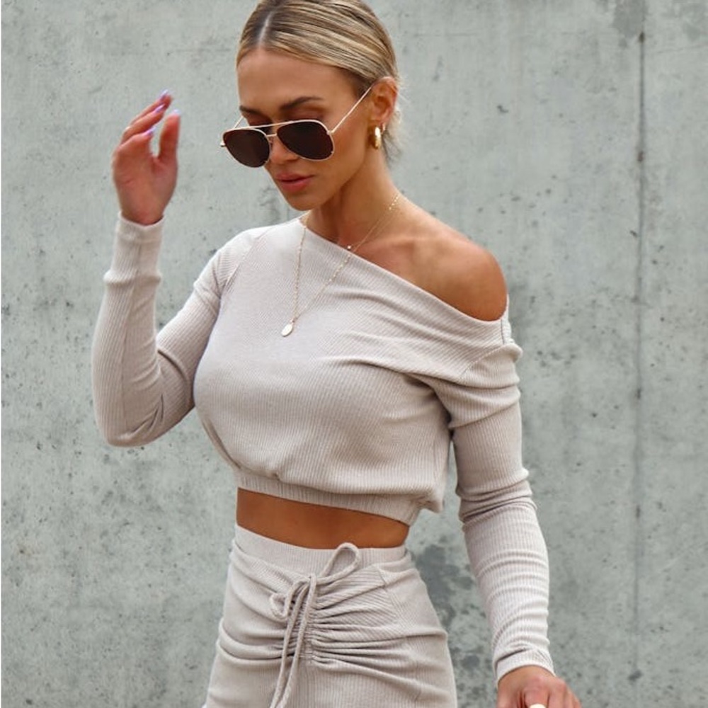 BRAND NEW VICI BOUTIQUE TOGETHER FOREVER RIBBED LONG SLEEVE TOP IN LATTE!XL!❤️🎁 - Picture 2 of 7